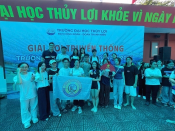 Giải bơi Truyền thống Trường Đại học Thủy lợi 2025 – Khoa Kinh tế & Quản lý đạt thành tích ấn tượng